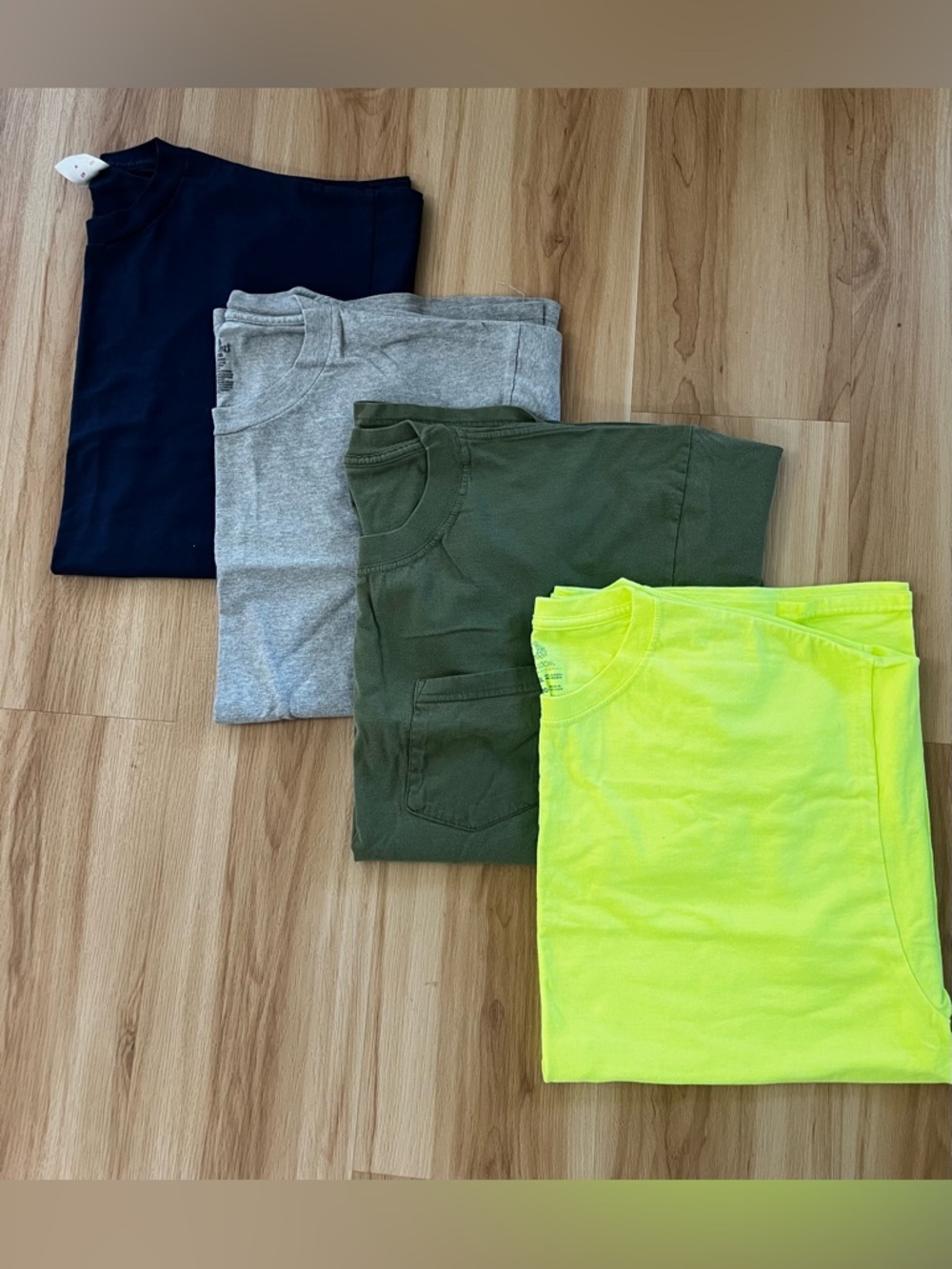 Men’s XL Men’s Cotton Tees x4